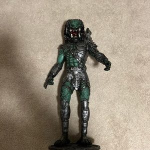 Predator 2 foot long custom made statue